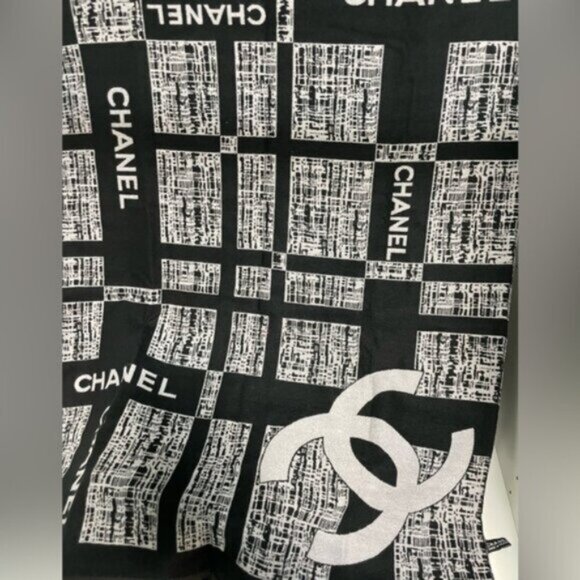 Chanel Beauty Cashmere/Silk Scarf - Picture 1 of 11
